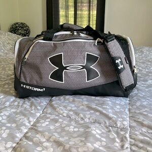 Under Armour Storm 1 Duffel Bag!! EXCELLENT CONDITION!!